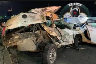 Muere conductor al registrarse fuerte choque en Toluca
