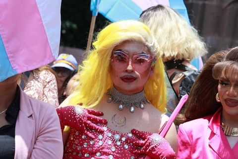 Miles participan en la 21ª Marcha del Orgullo LGBTIQNB+ en Toluca