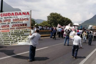 Autopista México–Puebla cerrada por transportistas