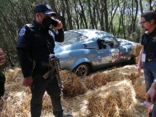 Suspenden evento automovilístico por accidente; dos espectadores lesionados