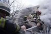 Fuerzas rusas bombardean un complejo residencial en Kiev