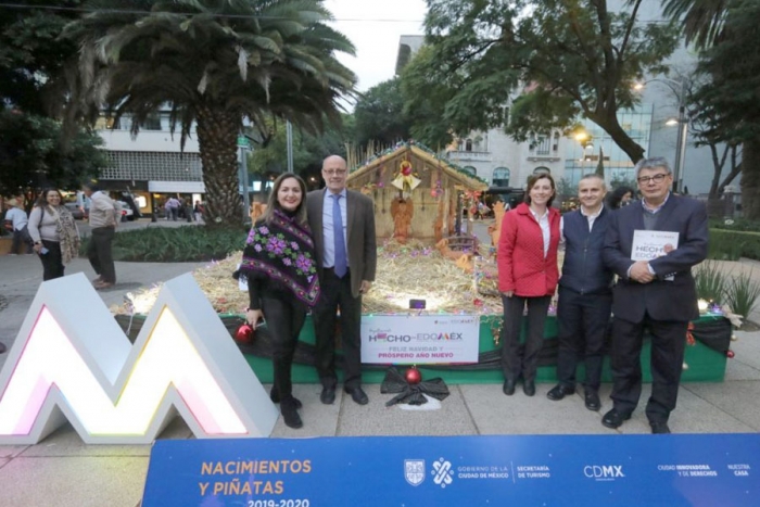 Inaugura Edoméx nacimiento artesanal en Paseo de la Reforma