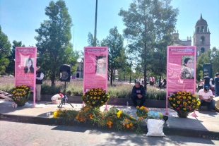 Colocan Memoriales en la Plaza de los Mártires en Toluca