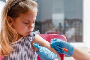 Realizan ensayos de vacunas en niños de 5-11 años