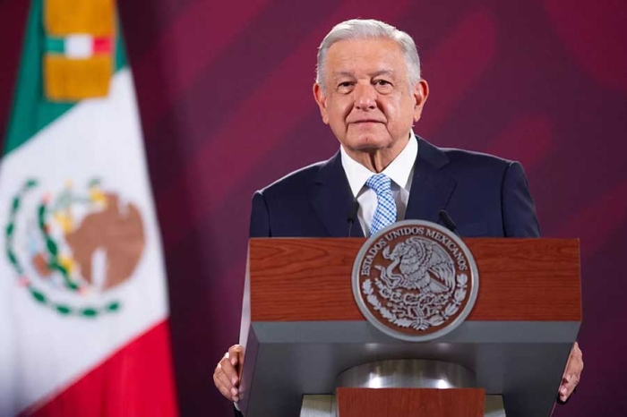 INE ordena a AMLO borrar mañanera por mostrar encuestas