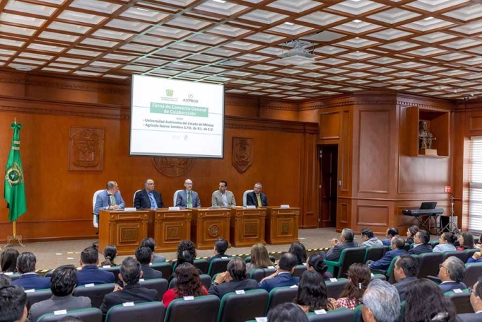 La UAEMéx cuenta con las ingenierías en Agrónomo Industrial, Agrónomo en Floricultura y Agrónomo Fitotecnista