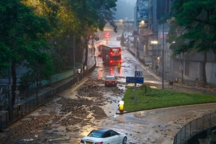 Hong Kong sufre las peores lluvias en más de un siglo; reportan 2 muertos