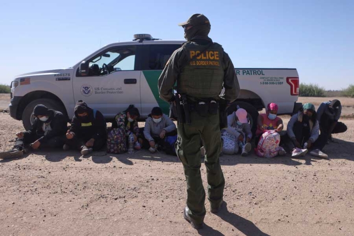 Demanda Departamento de Justicia de EU a Texas por ley migratoria