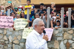 AMLO ordena entrega de apoyos a damnificados de &quot;Agatha&quot;