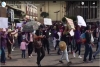 Mujeres arriban al centro de Toluca de manera pacifa