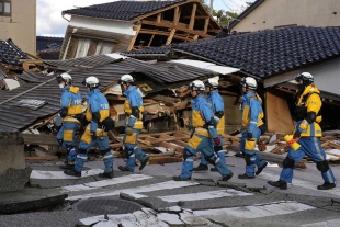 Número de desaparecidos tras sismo en Japón supera los 300