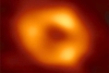 Revelan la primera imagen del agujero negro en la Vía Láctea