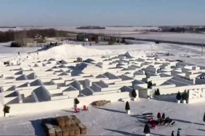 Laberinto de nieve en Canadá aumenta su tamaño