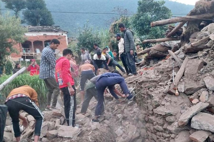 Al menos 6 muertos por un terremoto de 5,6 en el oeste de Nepal