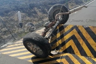 Tragedia; mueren tres personas calcinadas en autopista a Ixtapan de la Sal.