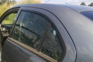 Dicha unidad presentaba cinco disparos de arma de fuego