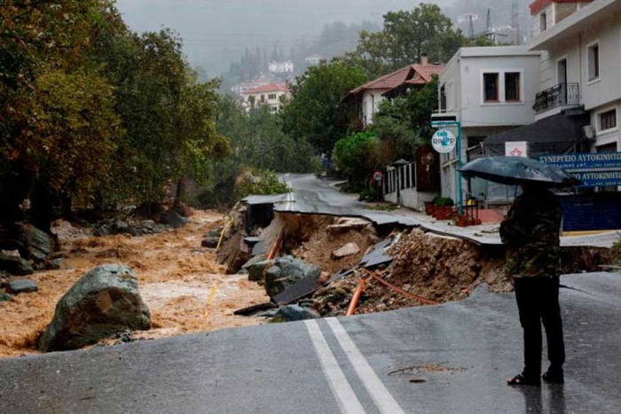 Rescatan a miles de personas en Grecia atrapadas por las nuevas inundaciones