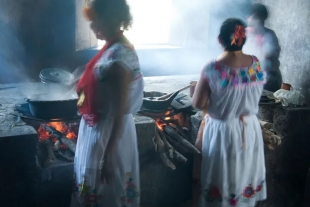 Colectivo “Mujeres de Humo” rescatan las tradiciones culinarias de la cultura Totonaca