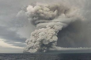 Erupción del volcán submarino Tonga hará más grande el agujero de la capa de ozono