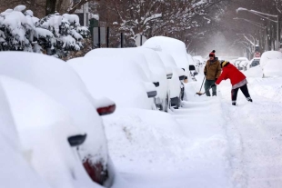 Cierran escuelas y dependencias federales en Estados Unidos por tormenta invernal