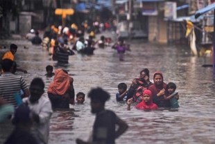 Al menos 8 muertos antes de la llegada del ciclón Michaung en el este de India