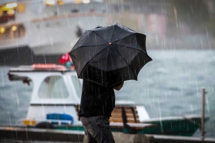 ¡Ya no es potable! Nuevo estudio revela que el agua de lluvia dejó de ser apta para consumo humano