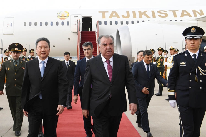 'Estrena' Tayikistán avión vendido por AMLO