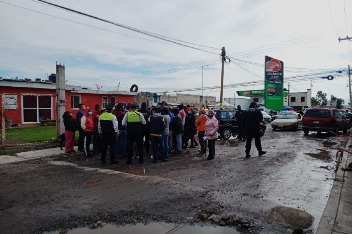 Camión de carga provoca apagón y manifestación en San Mateo Atenco