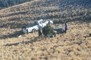 Se desbarranca camioneta con turistas en el Nevado de Toluca, 15 lesionados