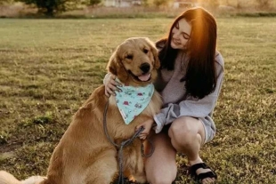 ¡Guau! Perrito de apoyo ayuda a que su dueña gane concurso de belleza