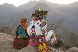 Kutsiuri, el hermoso morral huichol lleno de significados