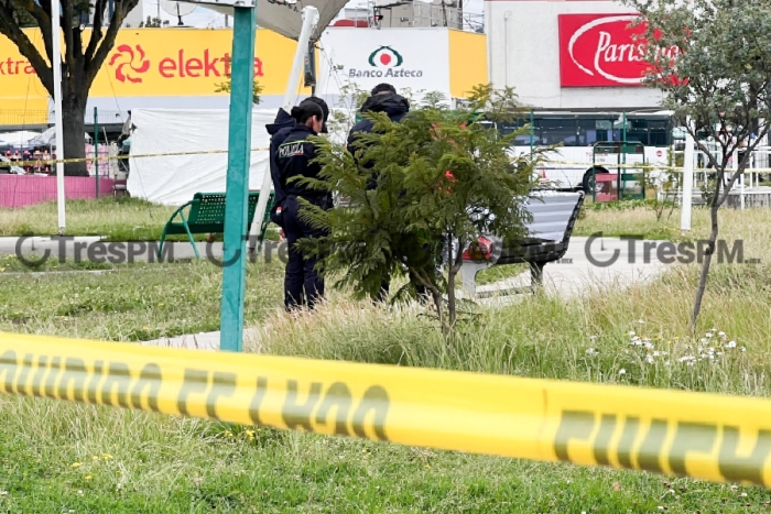 Encuentran sin vida a un hombre en la explanada del Mercado Juárez en Toluca