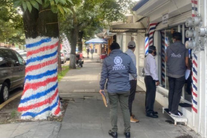 Sancionan a barbería por dañar árbol en Toluca