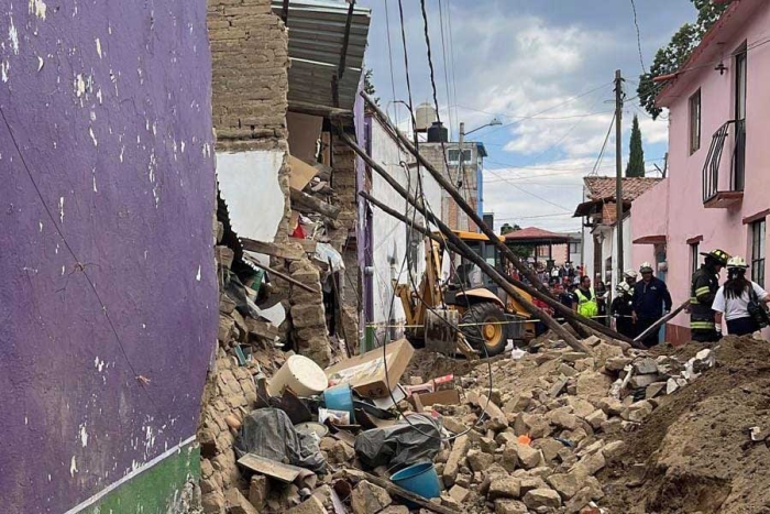 Una persona muerta y tres lesionadas por desplome de una barda en Toluca