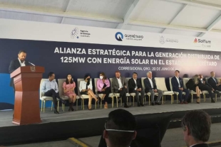 Querétaro y Solfium firman alianza para instalar paneles solares en 80 mil viviendas
