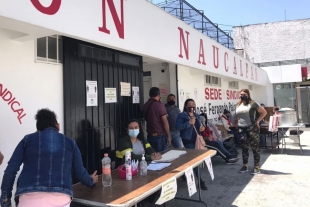 Empleados sindicalizados continúan con plantón para exigir salarios, en Naucalpan