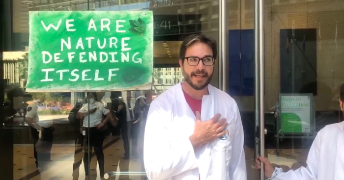 “Vamos a perderlo todo”: arrestan a científico por protestar contra la crisis climática