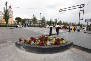 Colocan jardinera tras quejas por tope mal terminado