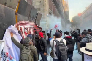 Desde antes de las 3:00 horas, elementos de Vialidad cerraron varias calles del Centro Histórico