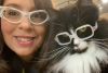 Conoce a “Truffles”, la gatita que ayuda a niños en una clínica óptica