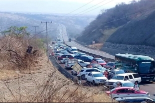 Asalto masivo a paseantes en la autopista del Sol