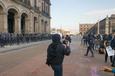 Grupos feministas recorren calles de Toluca para exigir justicia por feminicidios