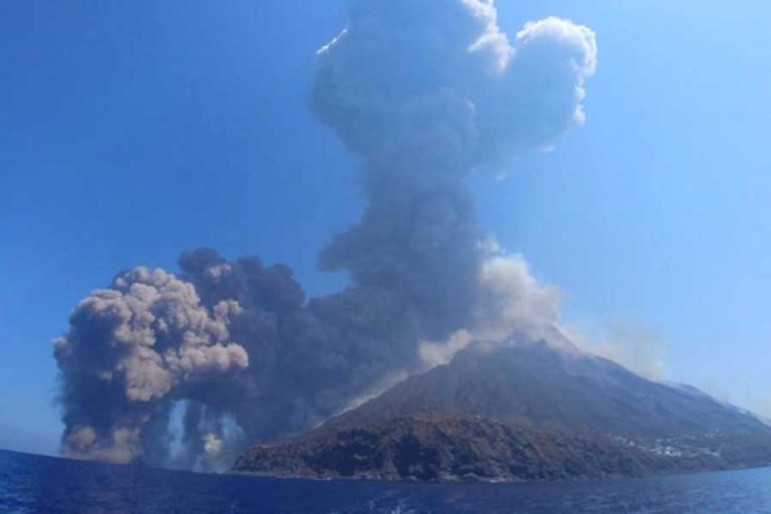 Una nueva erupción del volcán Strómboli eleva el nivel de alerta en Italia