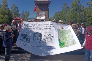 Manifestación de habitantes de San Francisco Tlalcilalcalpan paralizan la circulación del centro de Toluca
