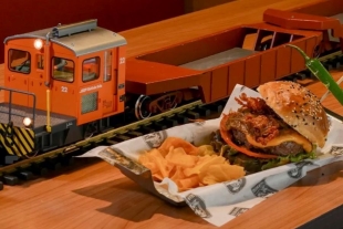 Train Bistro: El restaurante que llevará tu comida a bordo de un tren miniatura