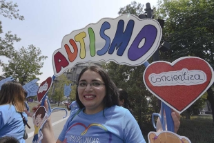 El contingente recorrió las principales calles de la capital mexiquense