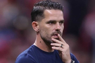 Este inesperado cambio en el banquillo de Chivas marca el fin de una etapa