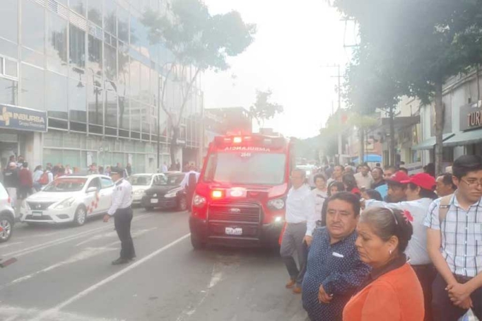 Grúa atropella a peatón en centro de Toluca