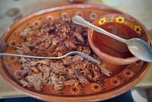 Borrego tatemado, el desayuno estrella del Valle de Guadalupe