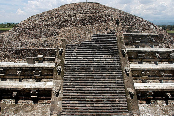 INAH lanza concurso para detener el deterioro de la Pirámide de la Serpiente